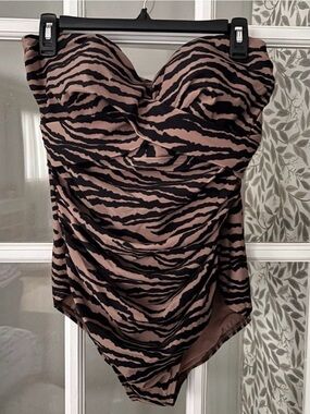 LAND’S END Animal Print Ruched Bandeau One Piece Swimsuit Sz L NWT